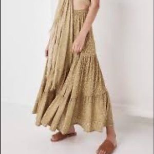 Super versatile spell and gypsy wild thing skirt EUC size medium.